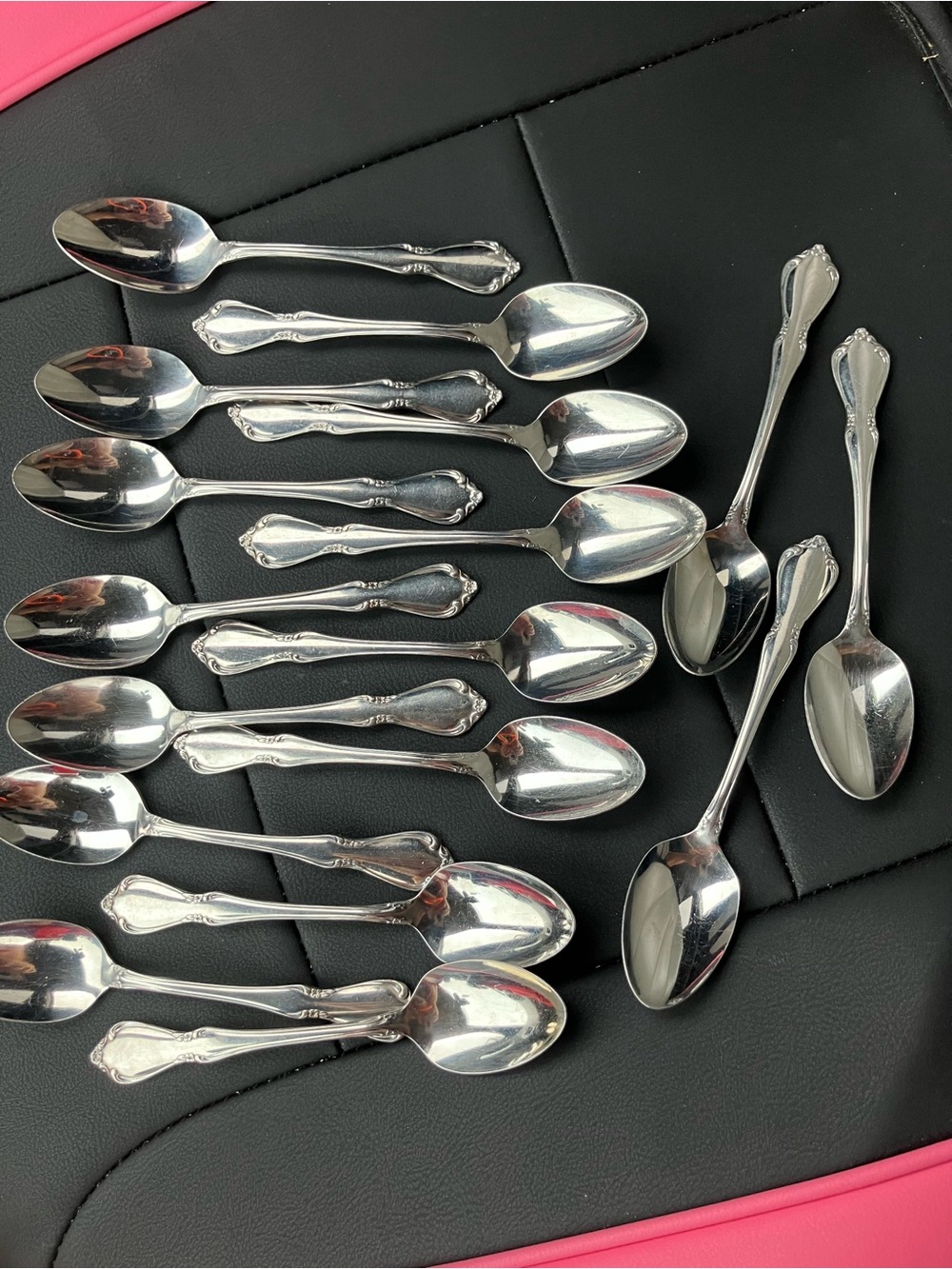 Oneida Oneidacraft Deluxe Stainless -Chateau -6" Teaspoons - Set of 17